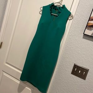 BEAUTIFUL FITTED CALVIN KLEIN EMERALD GREEN DRESD